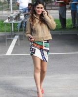 Kareena Kapoor Hot in mini skirt picture Kareena Kapoor Hot in mini skirt picture